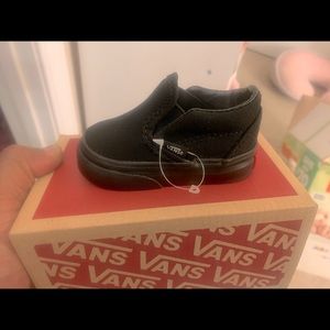 Black Monocromatic Slip-on Vans for infant